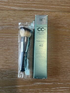 IT Cosmetics CC+ Oil-Free Matte Cream SPF 40 - Fair Light color